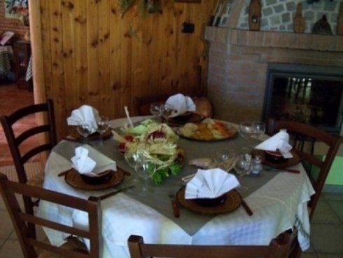 Tavolo per cena piemontese