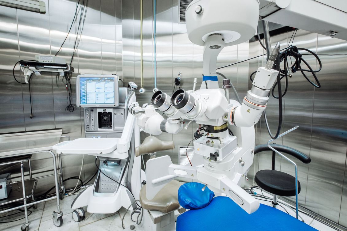 apparecchiatura per esami oculistici