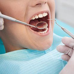 Dental operation — periodontics dentists in Springfield, PA Dental operation — periodontics dentists in Springfield, PA