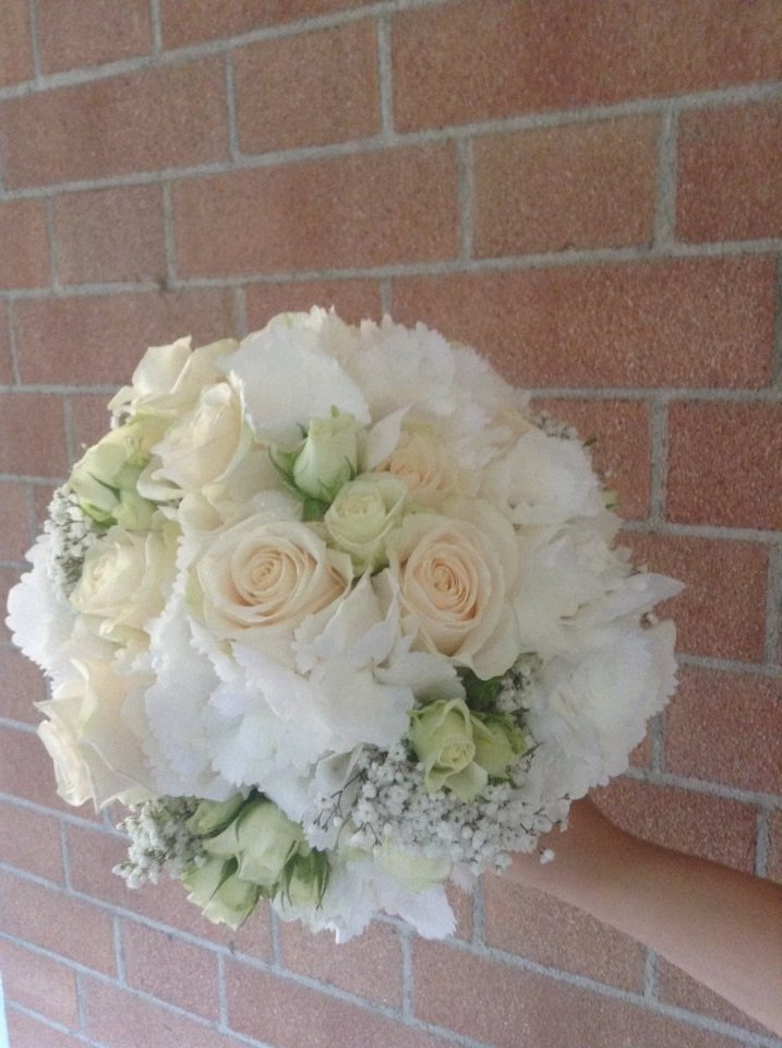 bouquet di rose bianche