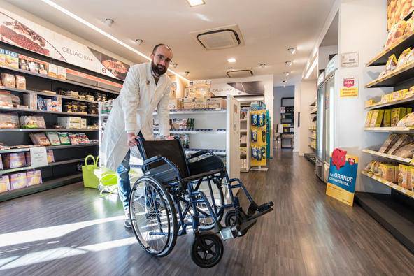 Noleggio sedia a rotelle
