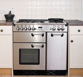 Kitchen appliances - Haslemere, Surrey - Gillett & Holden - Oven Oven