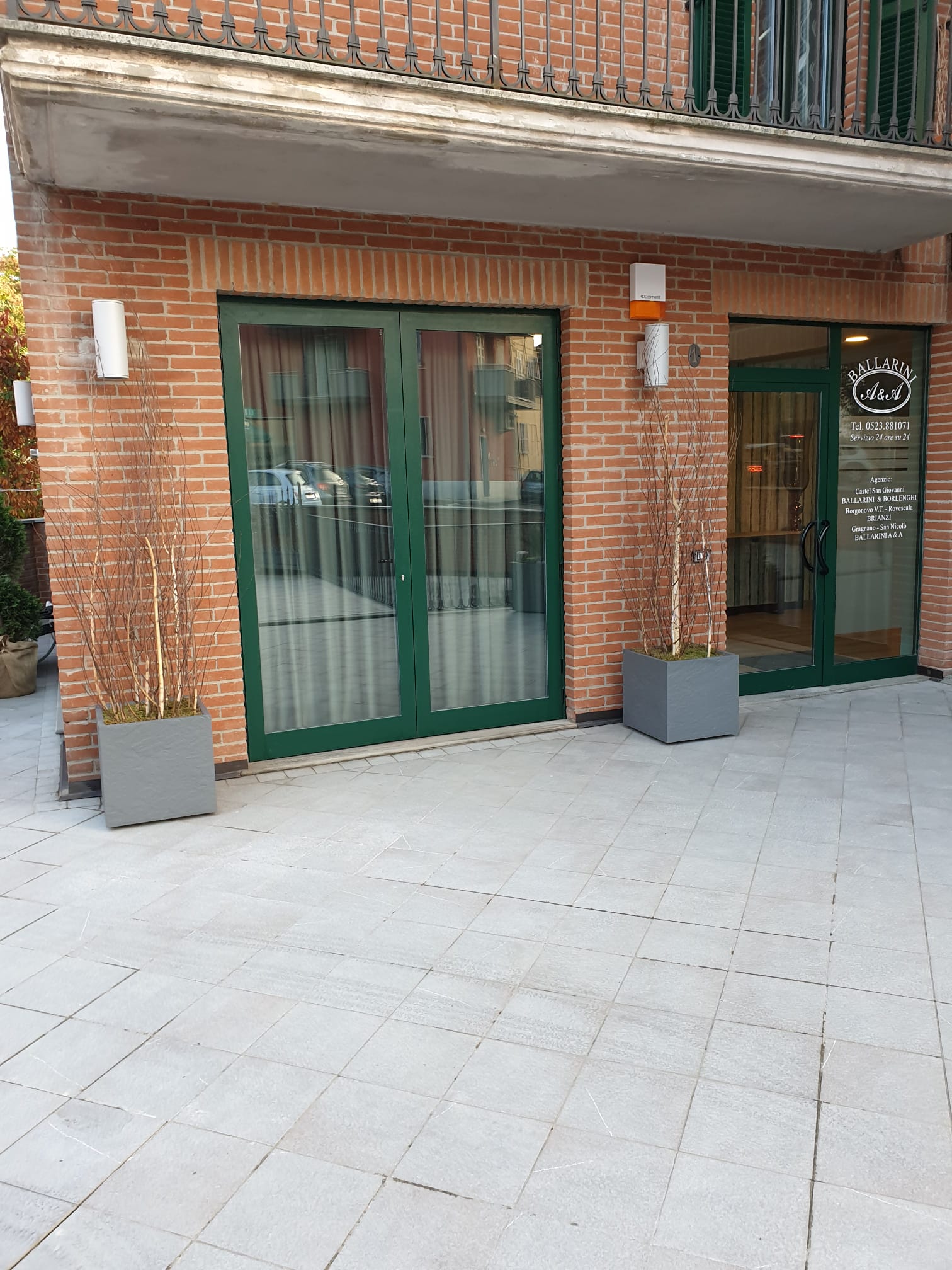 esterni agenzia