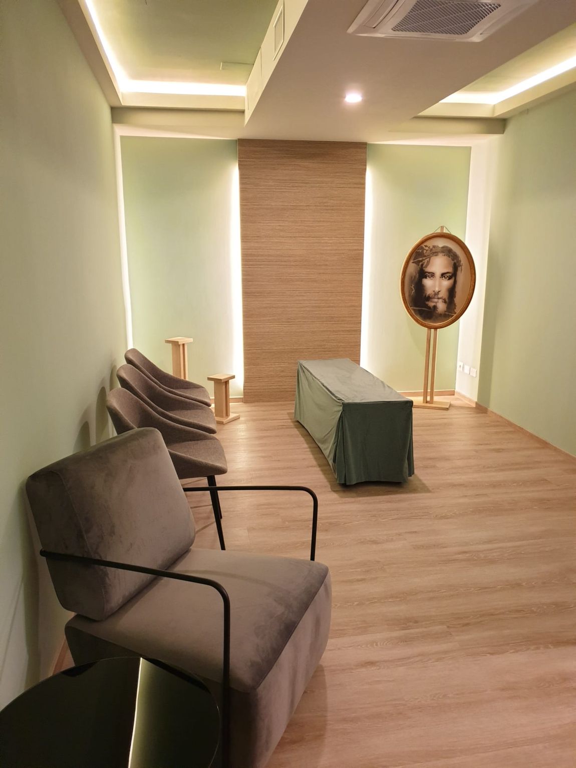 interni sala del commiato