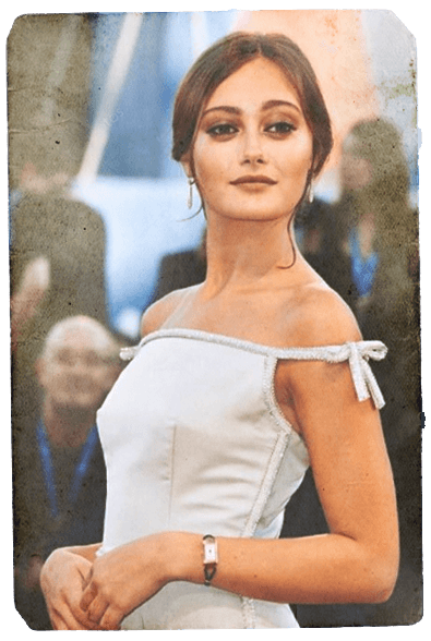 Ella Purnell as Amy Eldon in The Journey is the Destination Movie
