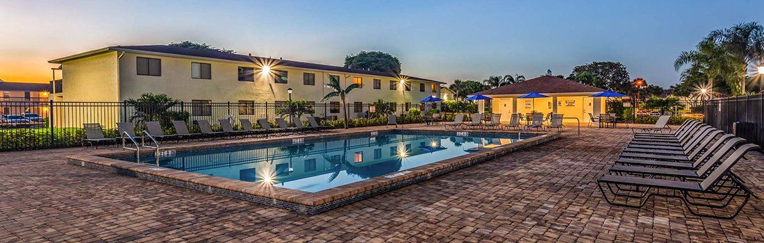 Property Exterior Pool and Building Photo | Casa Del Mar