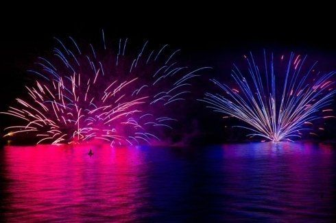 spettacolo pirotecnico a doppio effetto