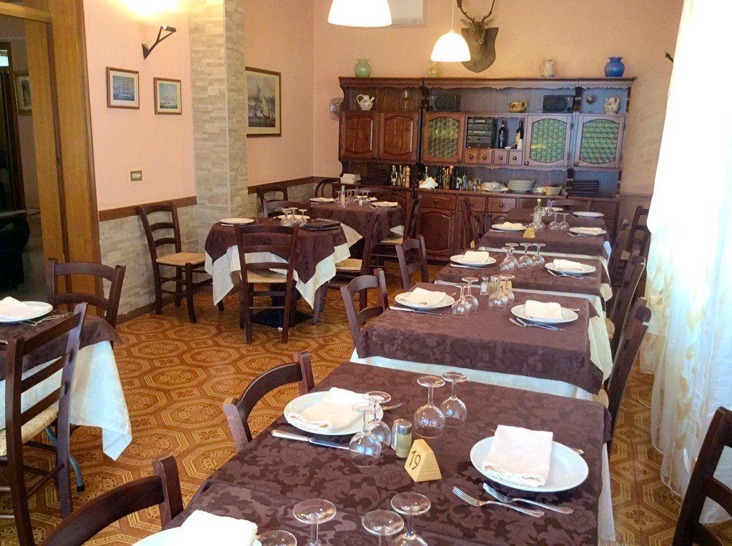 tavoli apparecchiati