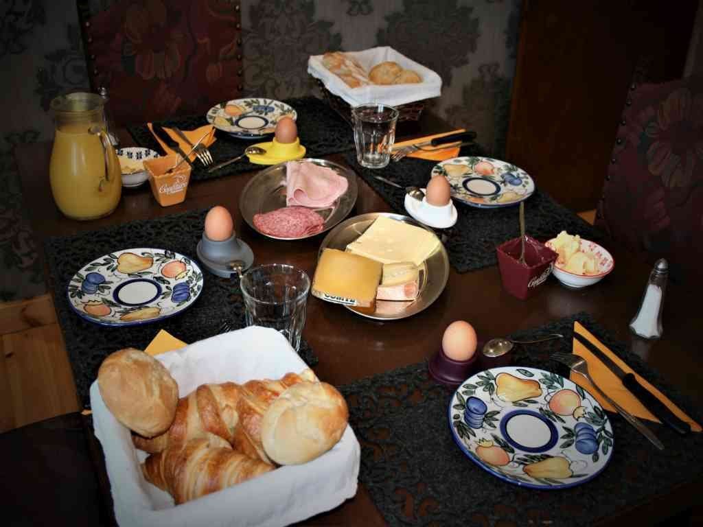 Petit Dejeuner