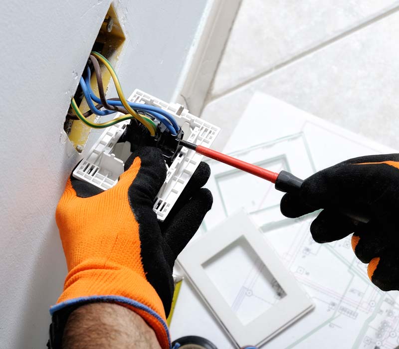 Troubleshooting Electrical Repairs — Outlet Wiring Repair in Buchanan, NY