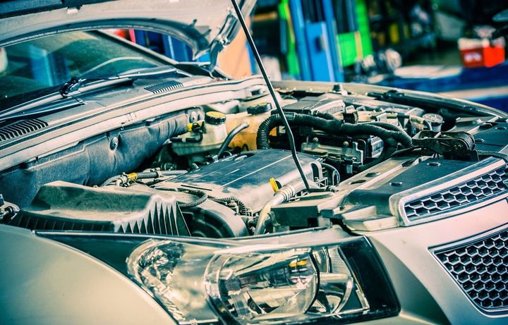 Riparazione motore auto