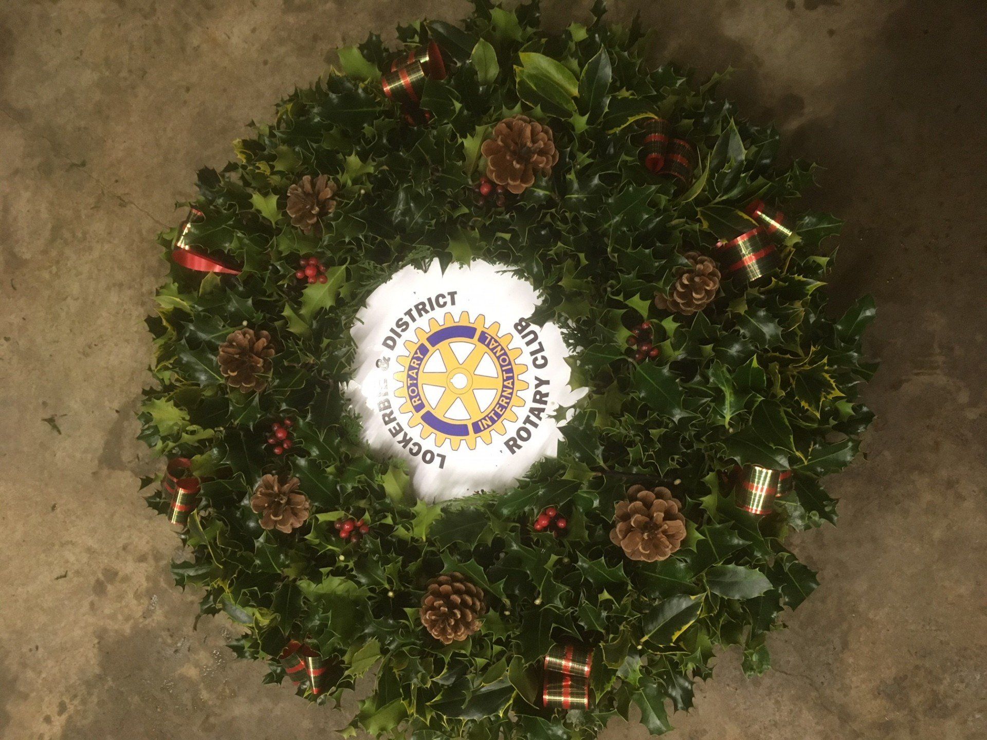 An elegant Christmas wreath for the Rotary club