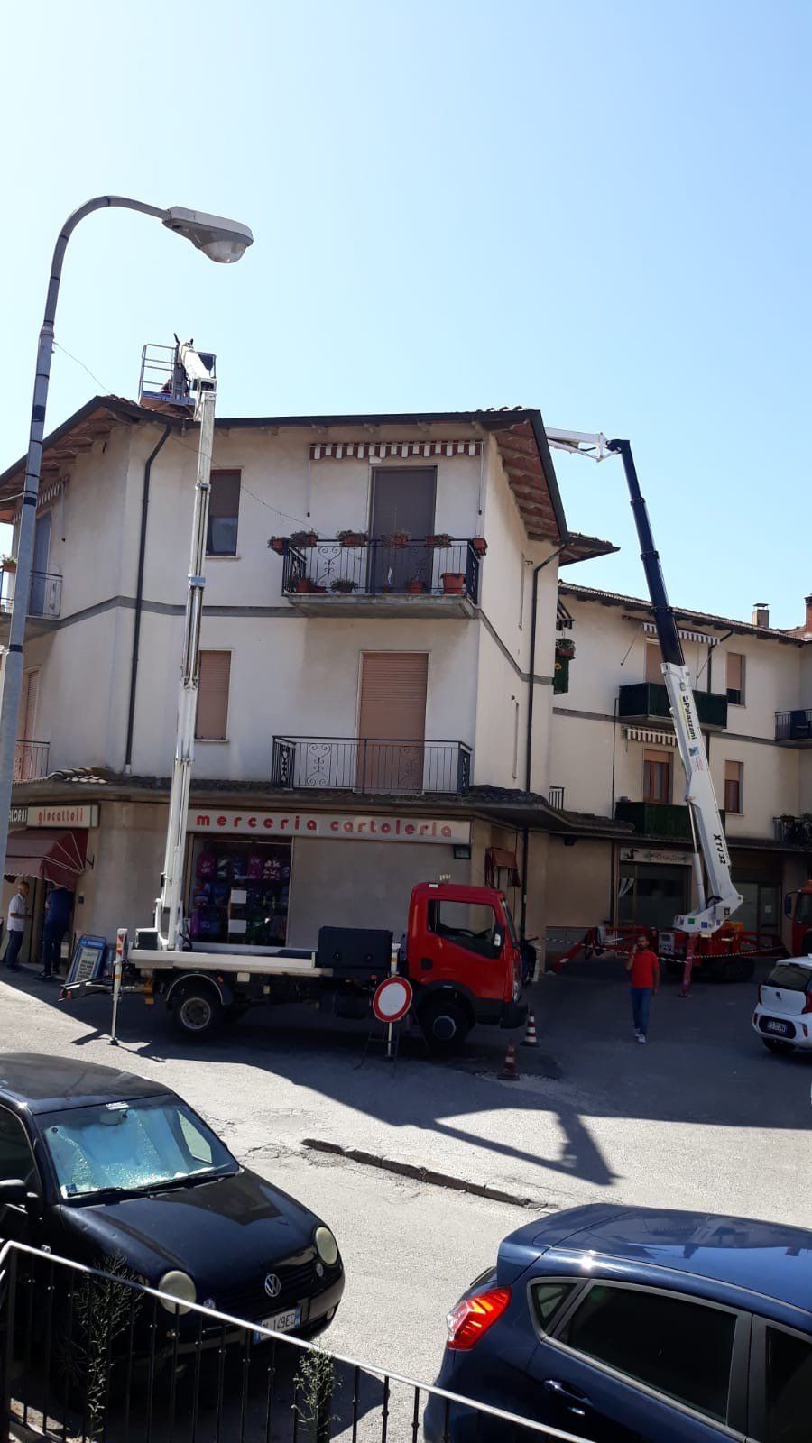 ristrutturazioni tetto con piattaforma mobile