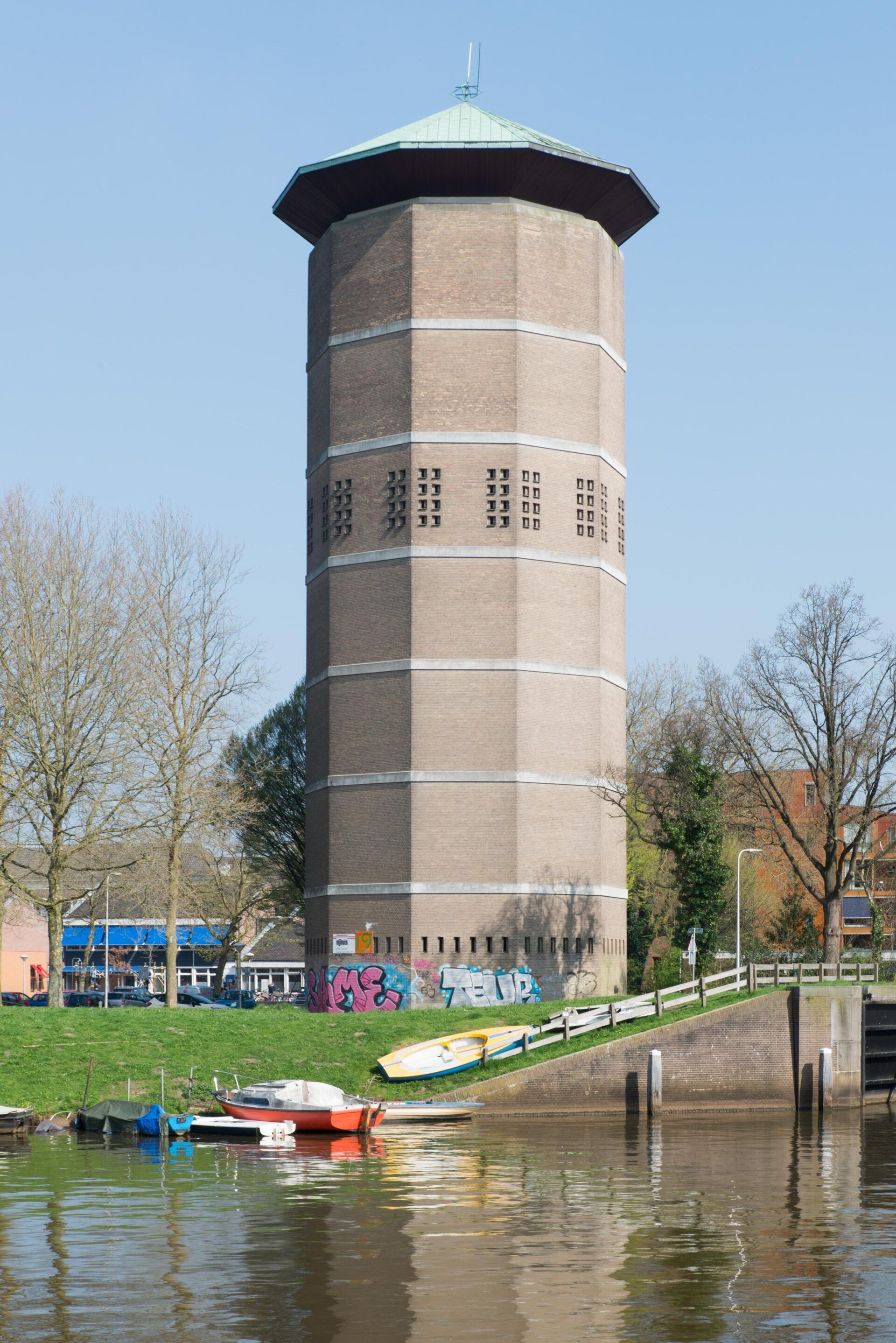 Watertoren Zwolle aan de turfmarkt ©Walter Frisart FOTOwerk