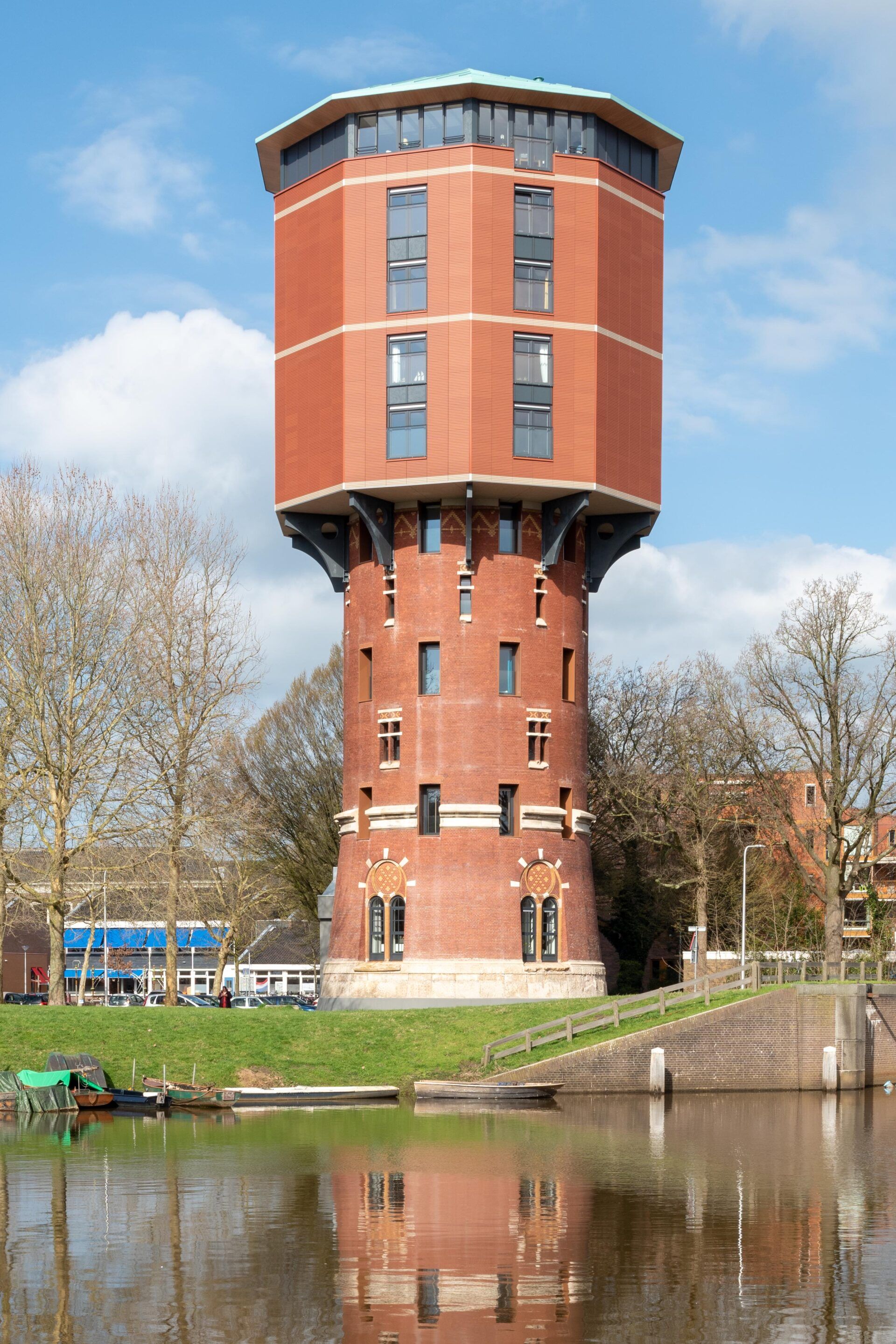 Verbouwde watertoren tot woontoren in Zwolle aan de turfmarkt ©Walter Frisart FOTOwerk