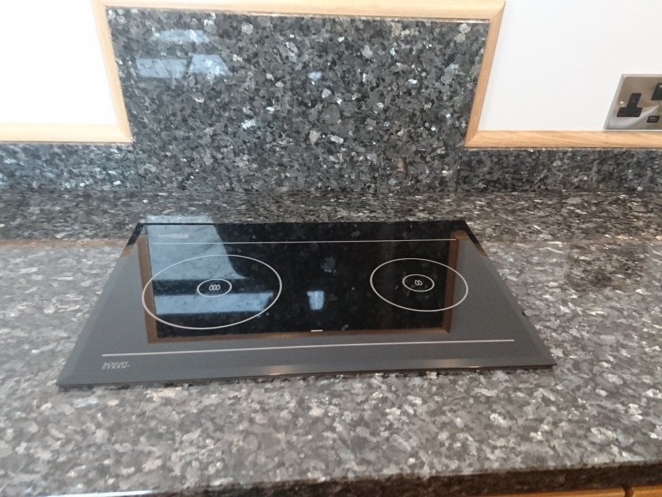 Blue Pearl induction hob