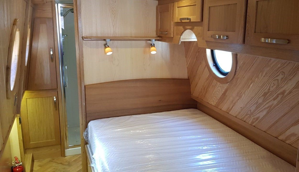 Narrowboat EH UP! bedroom view