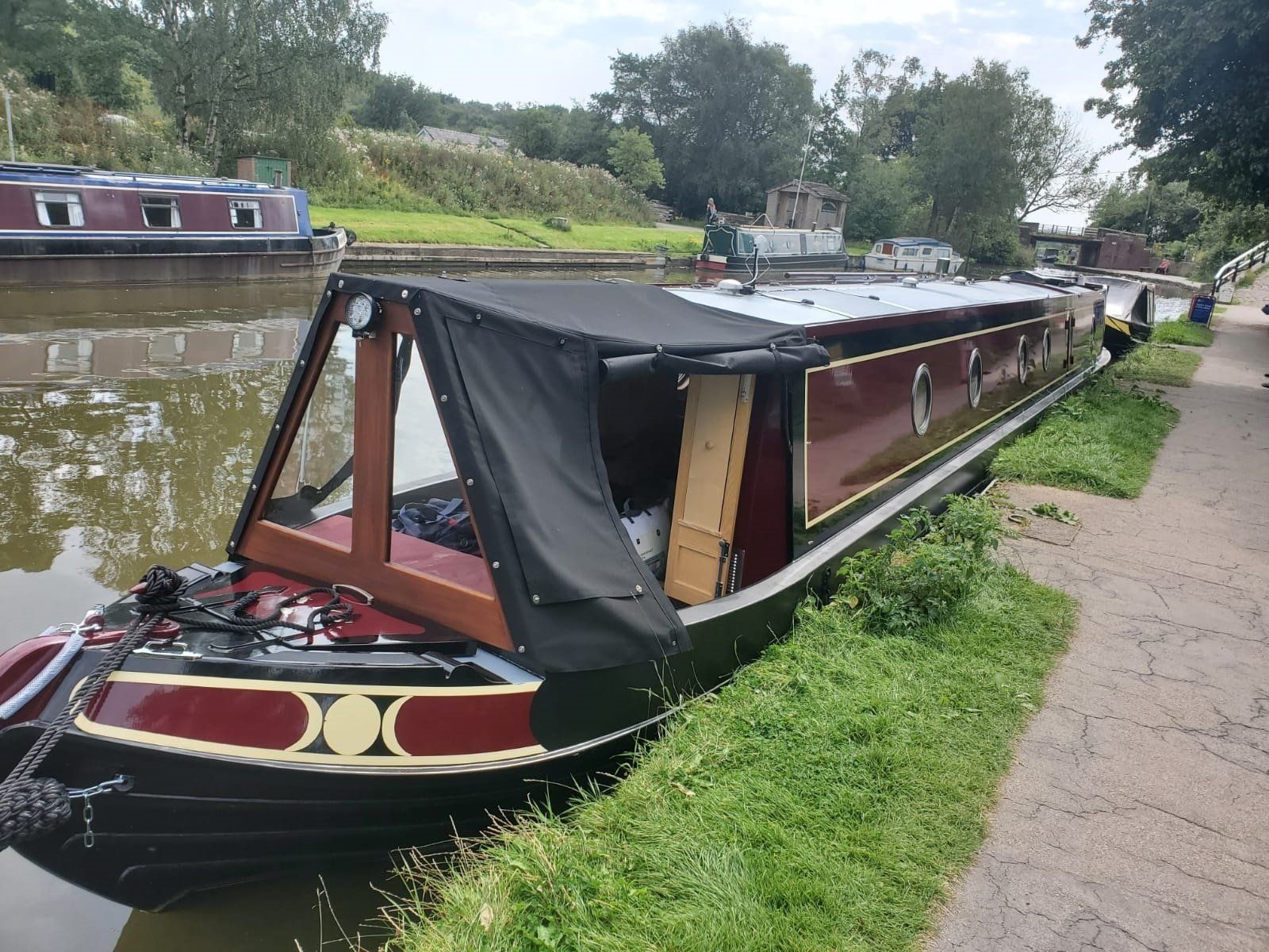 Rebecca Kate exterior bow end view