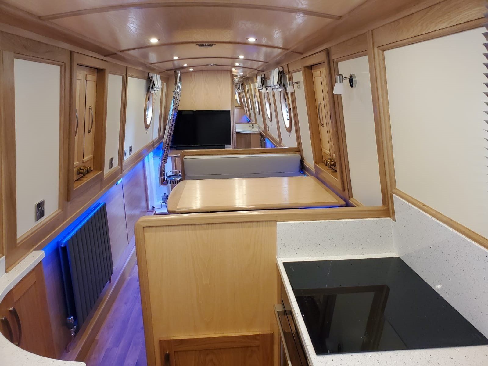 The Tudor Tamar raised dinette