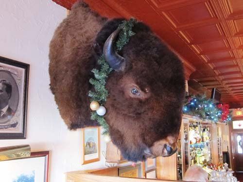 yuks wall hanger