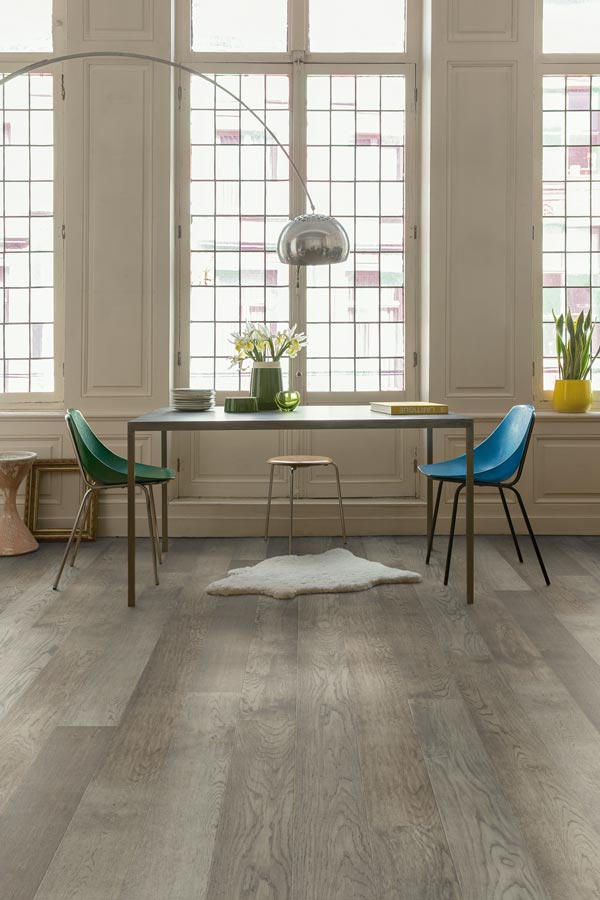 kitchen with wood laminate flooring