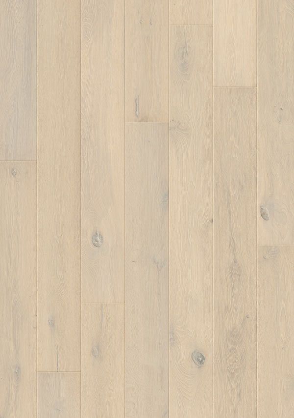 closeup of  light palazzo timber