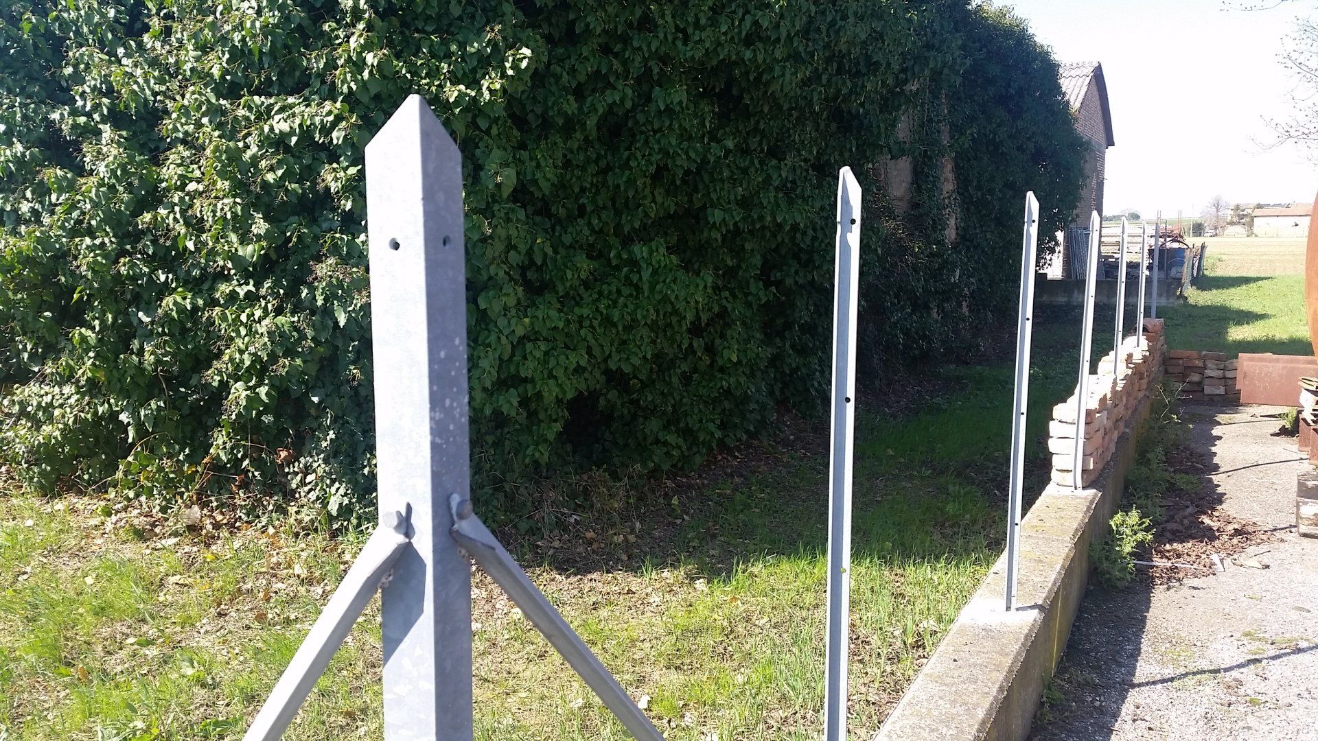 pali per recinzioni