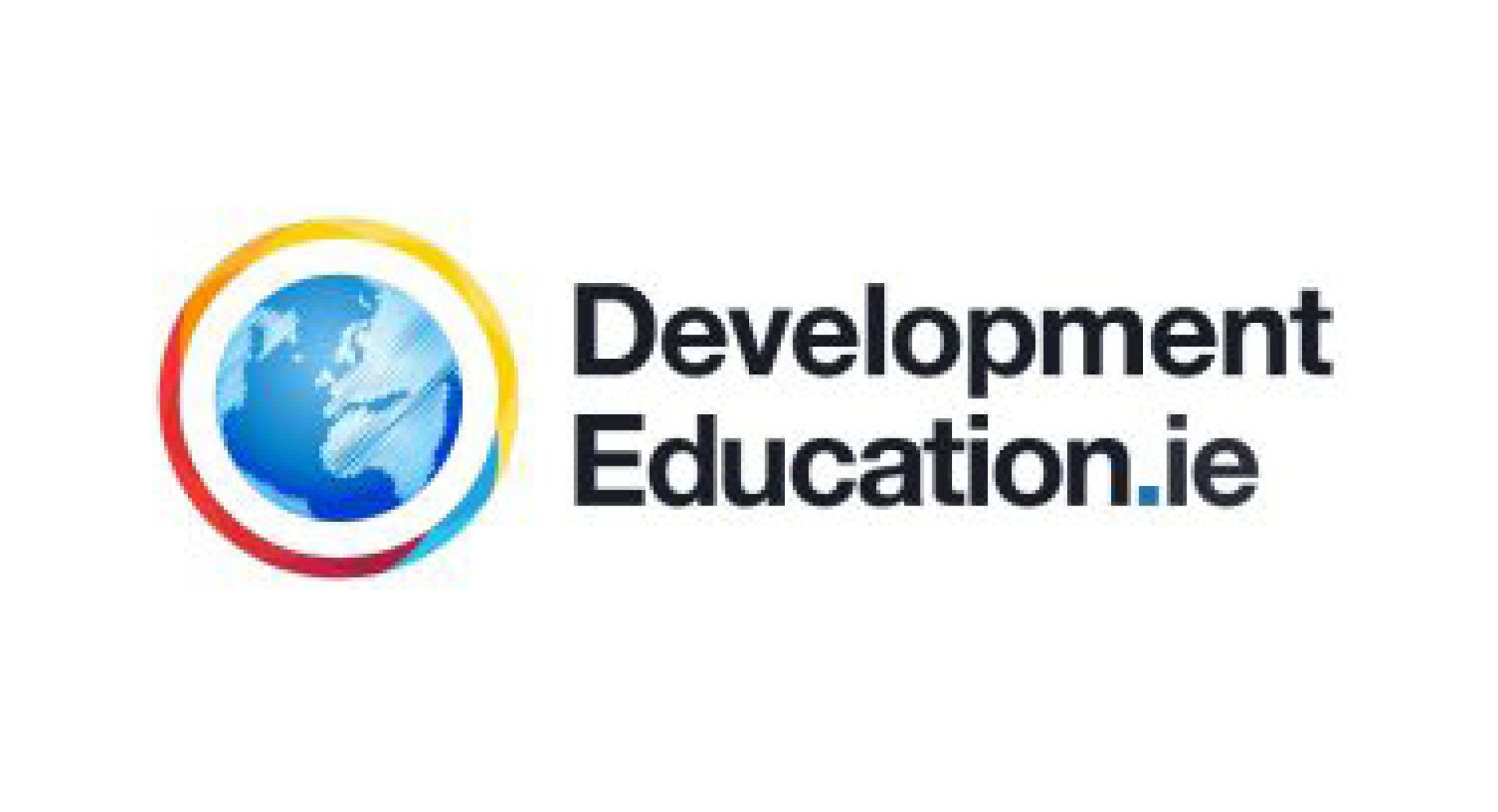 a logo for development education.ie with a globe in the middle 