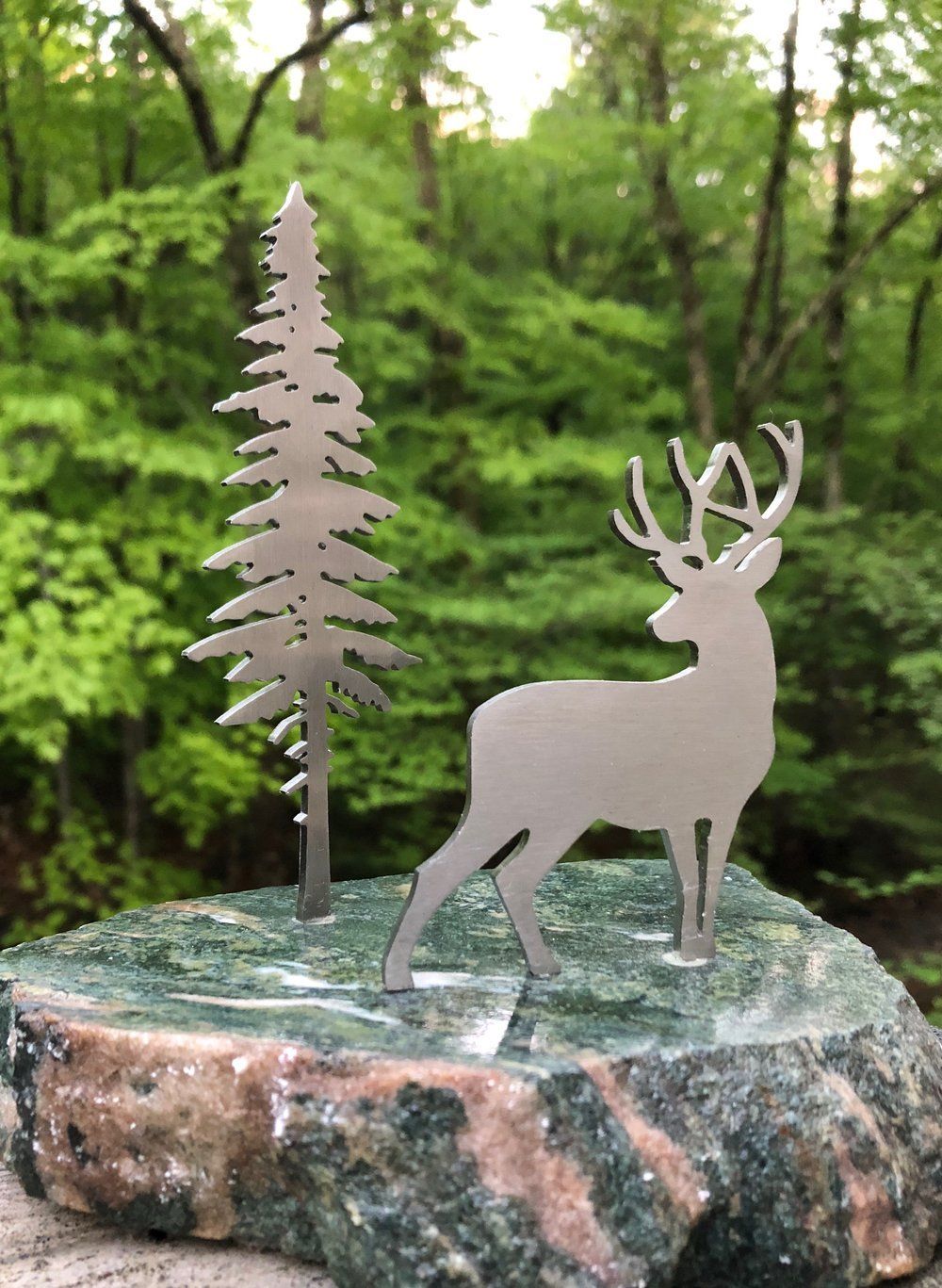Vermont Rocks outdoor deer hunting sculpture decor