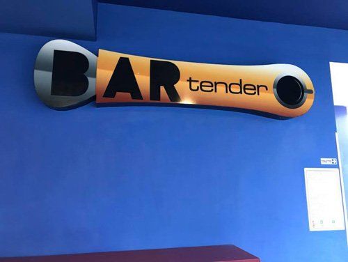 Insegna per un bar