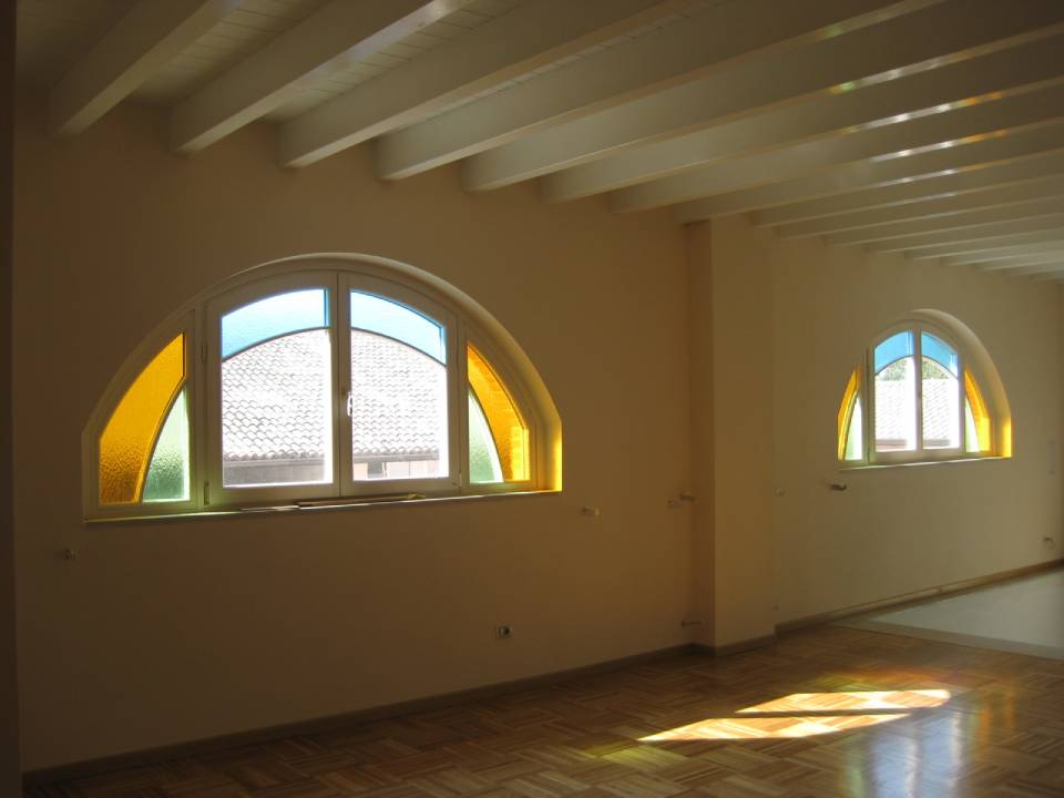 Infissi semicircolari