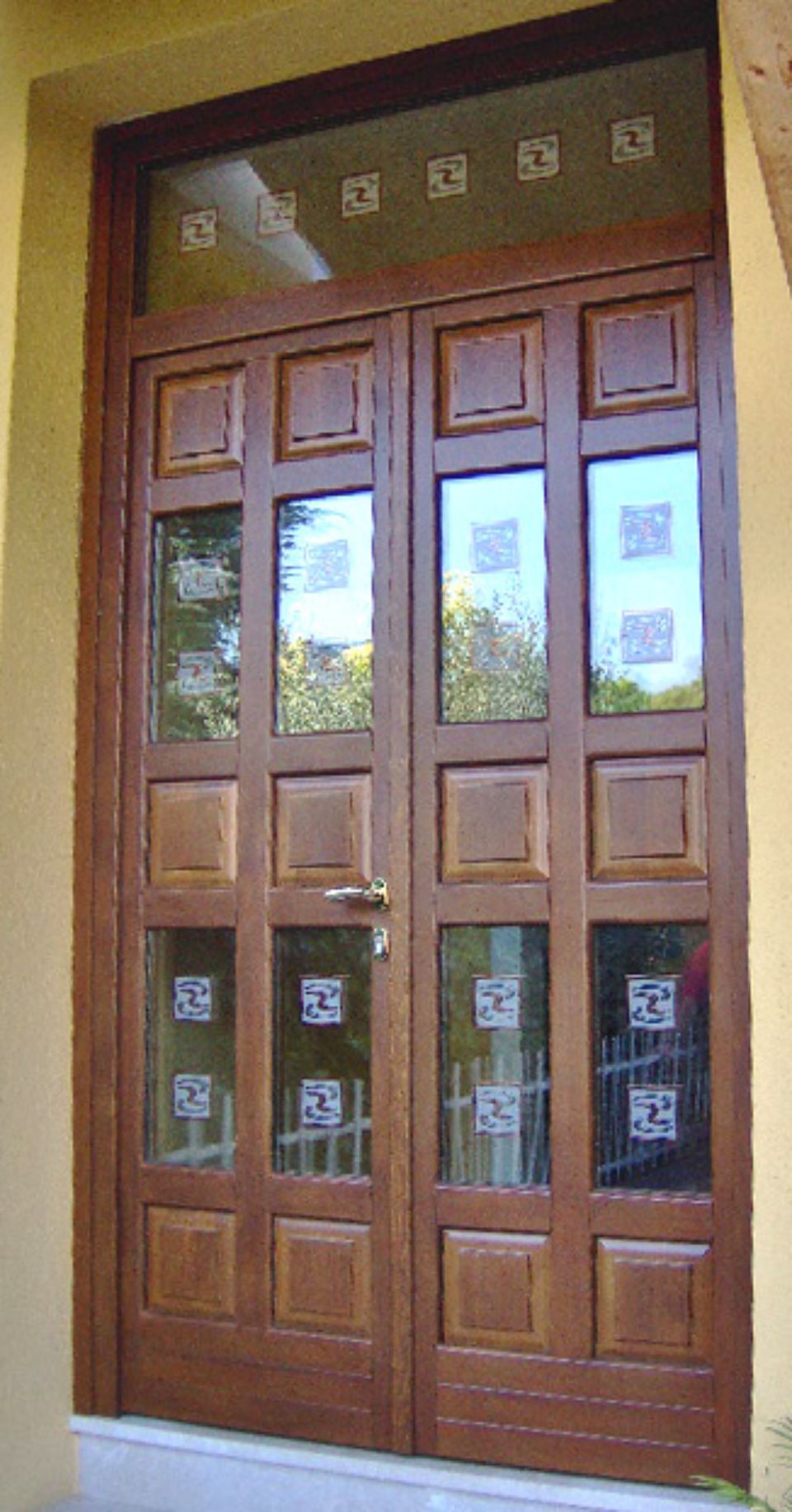 Portoncino d'ingresso in legno