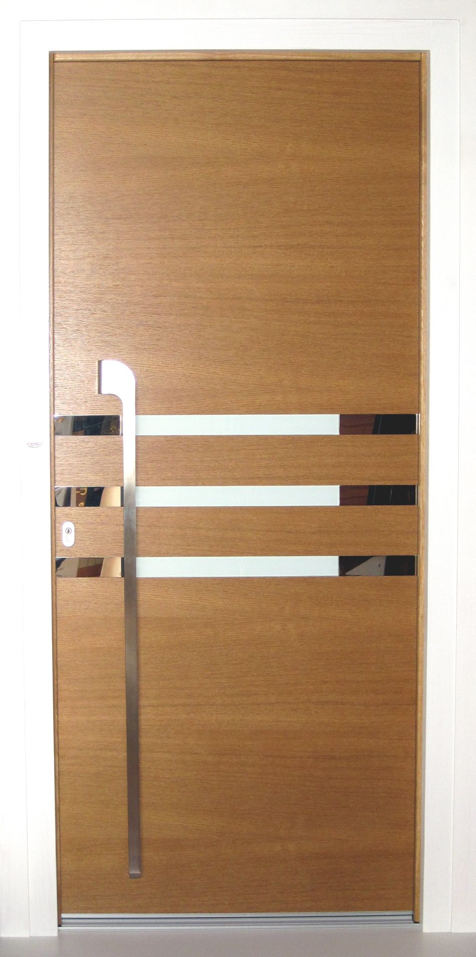 Portoncino di design con inserti in vetro