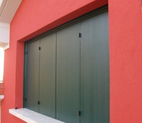 scuri in legno verde