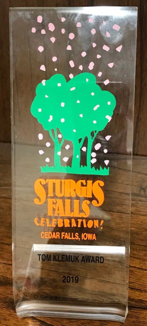 Sturgis Falls Community Award presented to Friendship Village. 