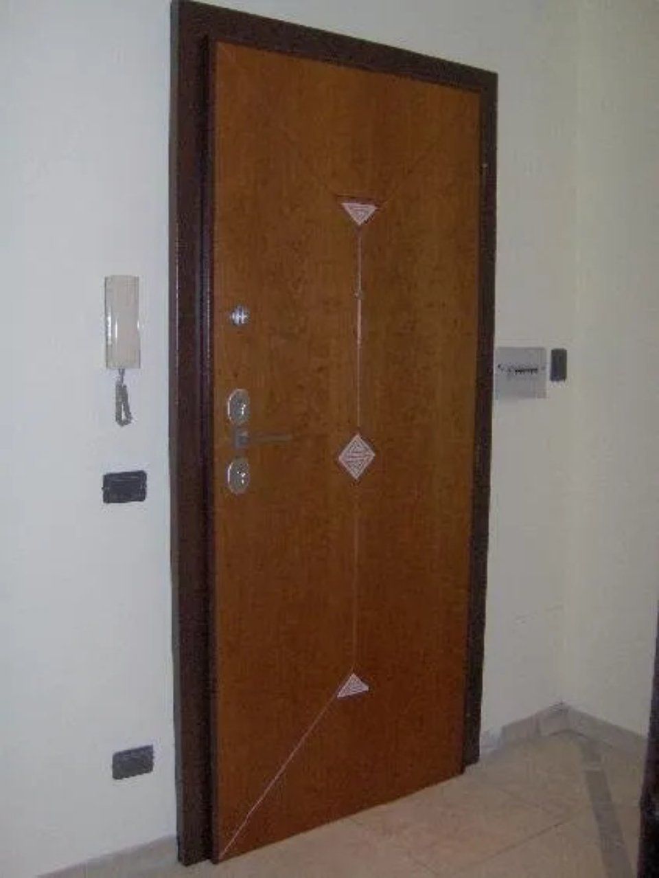 porta con serratura di sicurezza