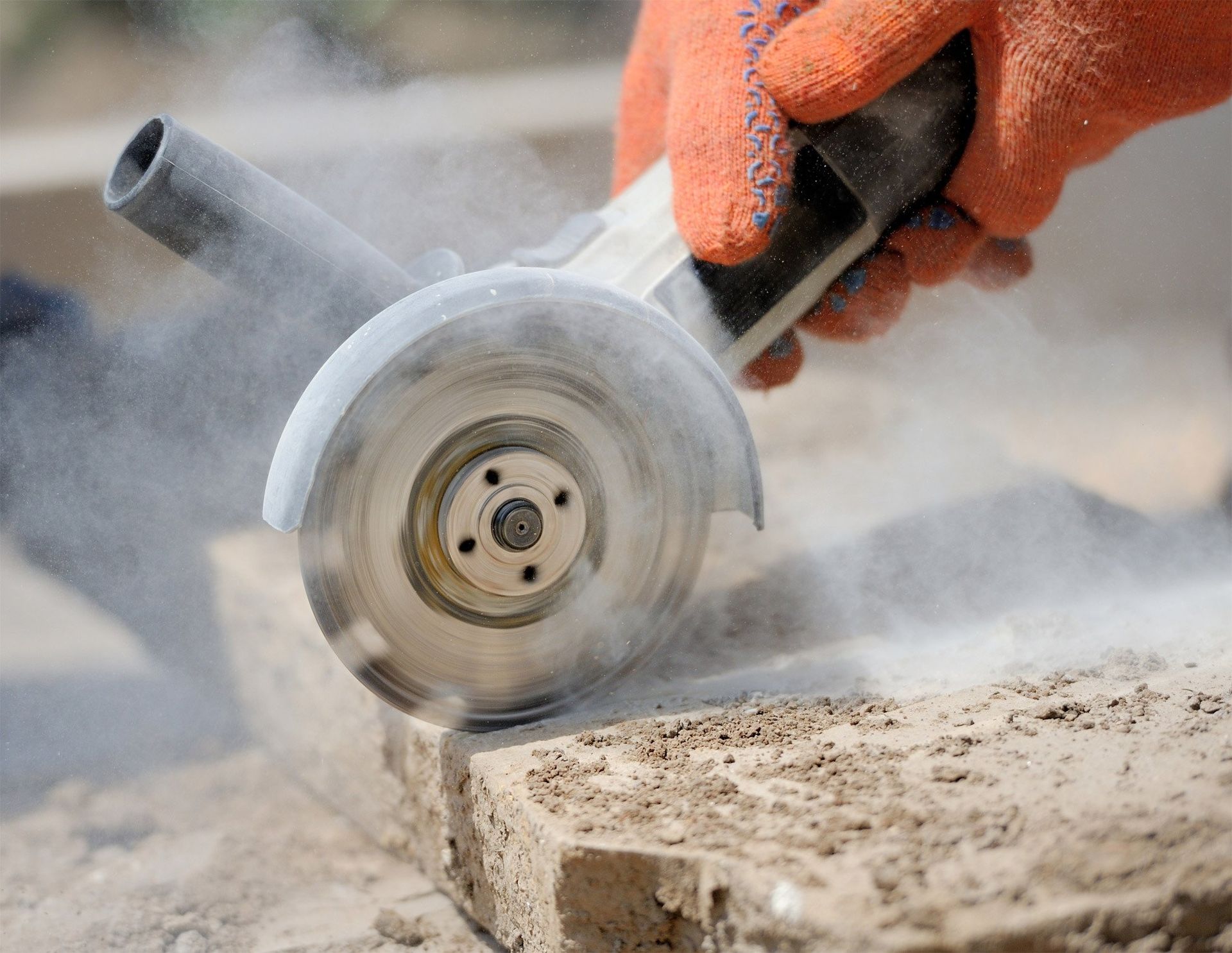 Professional cutting the concrete