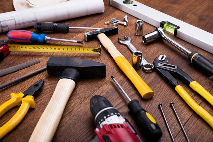 strumenti per lavori edili