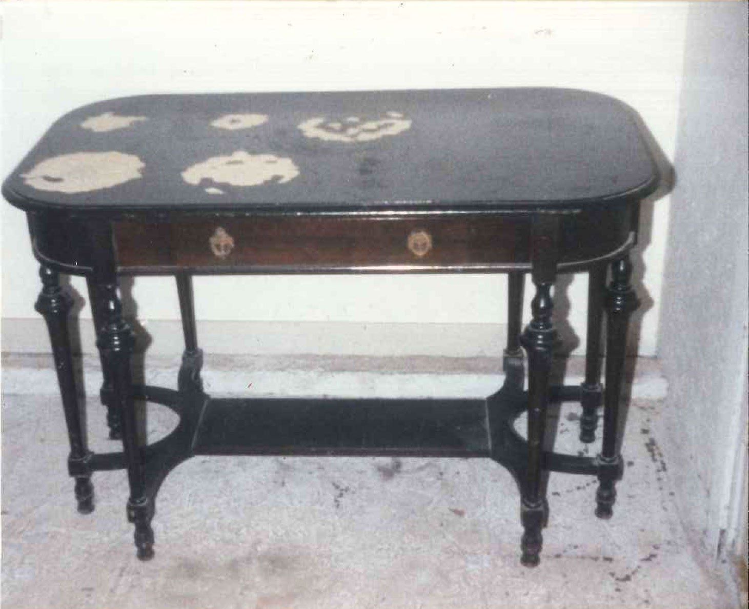 wood table before furniture repair
