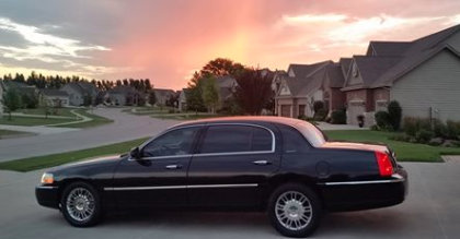 town car service des moines