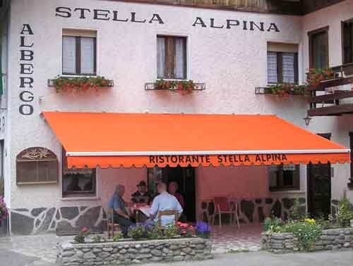 tende da sole per ingresso di ristorante 2