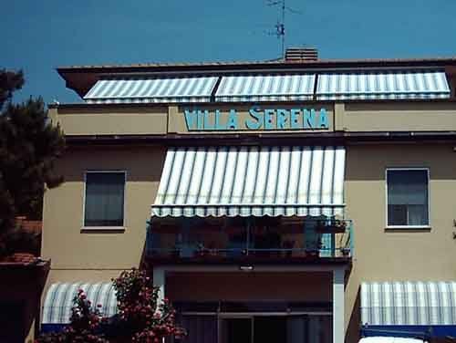 tende da sole per balcone di condominio