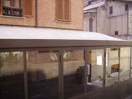 tendone per terrazza di ristorante