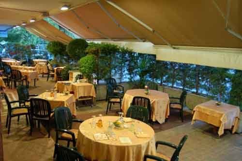 tendoni per terrazza di ristorante