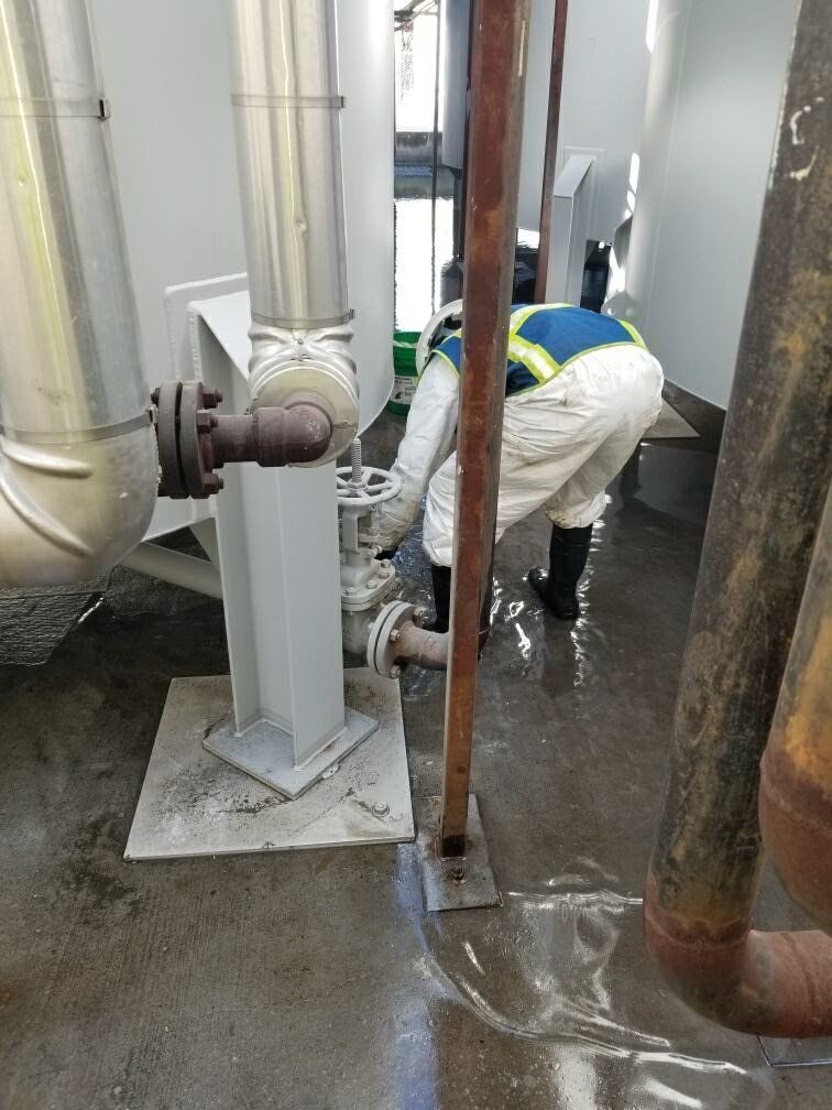 Motor Oil | Houston, TX | Holcomb Environmental Oil Services LLC Motor Oil | Houston, TX | Holcomb Environmental Oil Services LLC