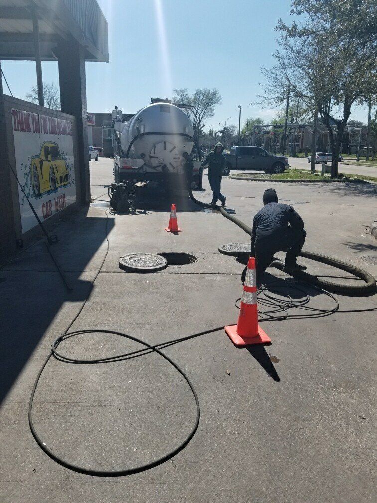Use Motor Oil | Houston, TX | Holcomb Environmental Oil Services LLC