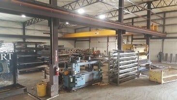 Blue metal equipment — Manufacturing equipment In Dubuque, IA Blue metal equipment — Manufacturing equipment In Dubuque, IA