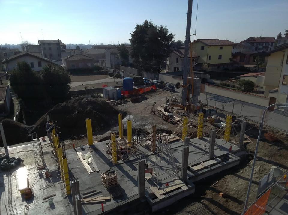 costruzione fondamenta in cemento armato