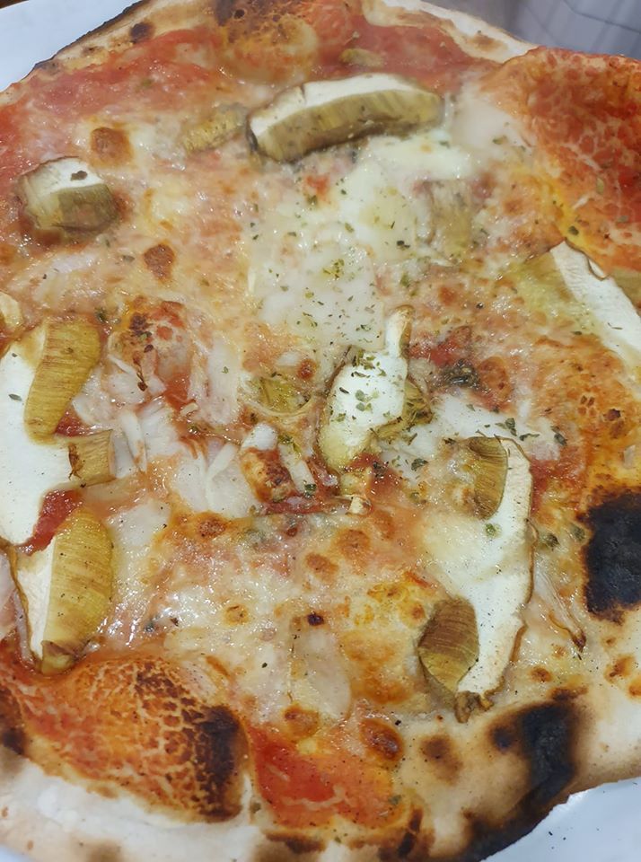 Pizza a pranzo prato