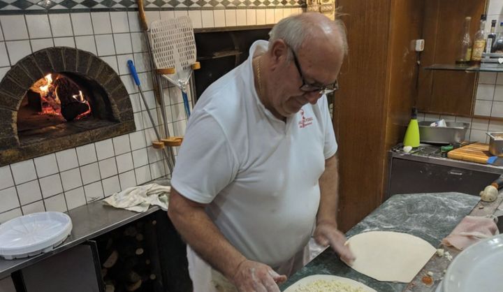 Pizzeria con forno a legna prato